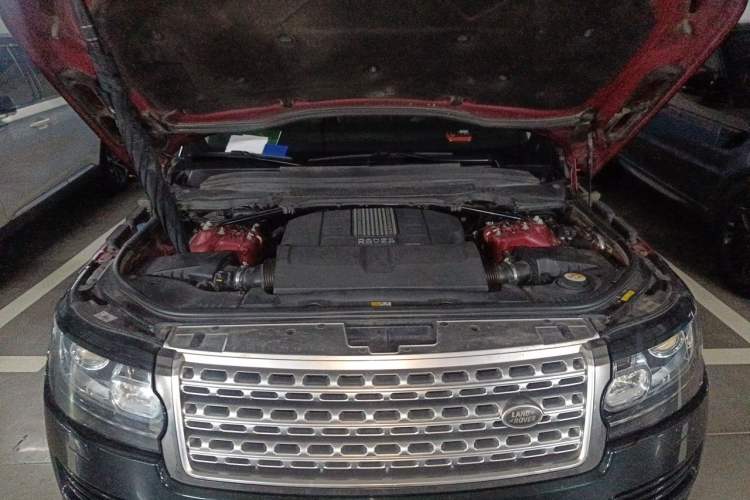 Used Land Rover Range 2013 NA 5.0 V8 Vogue SE Engine Bay