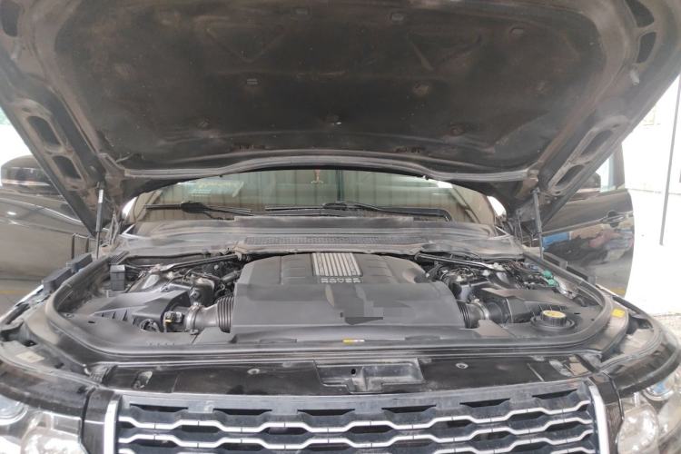 Used Land Rover Range  Engine Bay