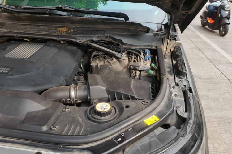 Used Land Rover Range 2013 3.0 TDV6 Vogue Engine Bay Left