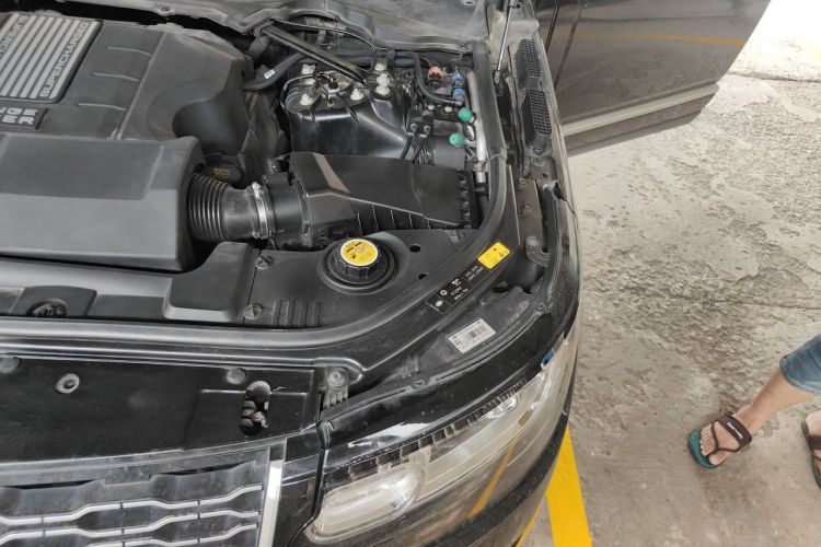 Used Land Rover Range  Engine Bay Left