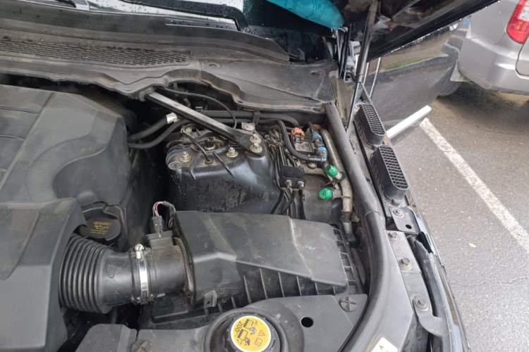 Used Land Rover Range  Engine Bay Left