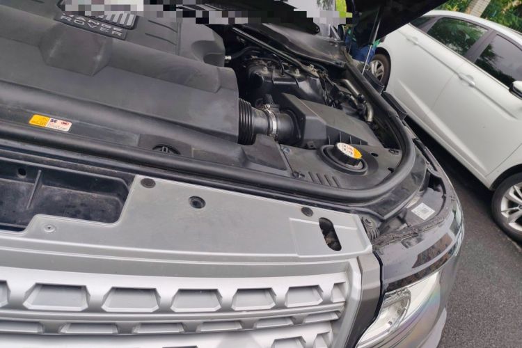 Used Land Rover Range 2013 NA 5.0 V8 Vogue SE Engine Bay Left