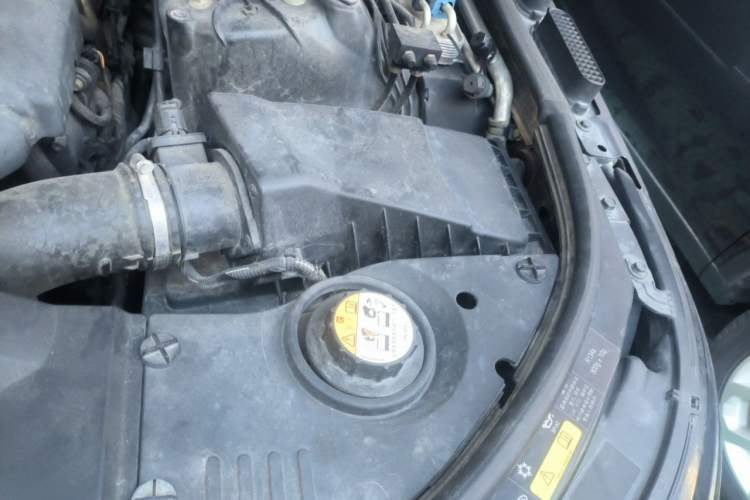 Used Land Rover Range 2013 3.0 TDV6 Vogue Engine Bay Left