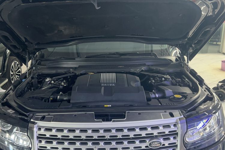 Used Land Rover Range 2013 NA 5.0 V8 Vogue SE Engine Bay