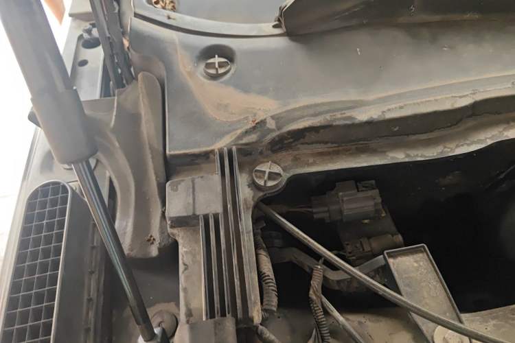 Used Land Rover Range 2013 3.0 TDV6 Vogue Engine Bay Right