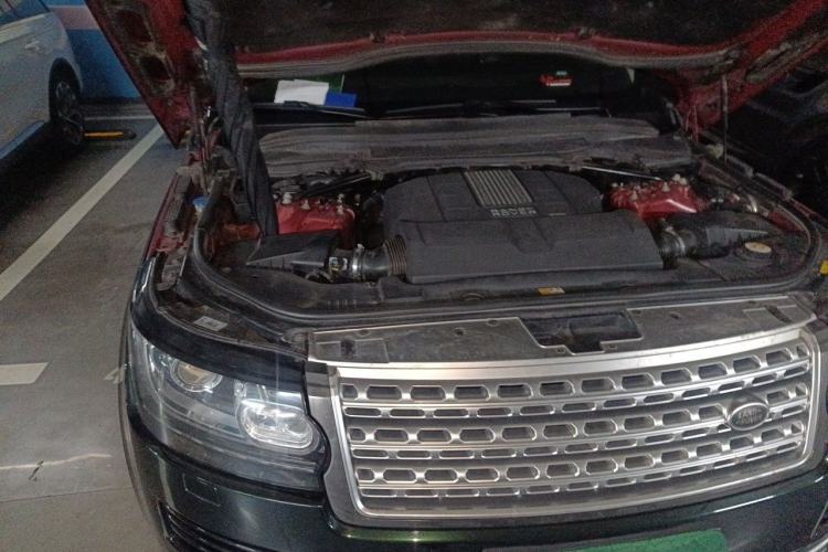 Used Land Rover Range 2013 NA 5.0 V8 Vogue SE Engine Bay Right