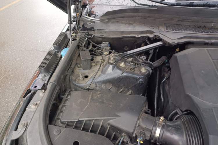 Used Land Rover Range  Engine Bay Right