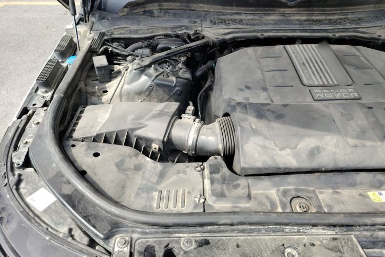 Used Land Rover Range 2013 5.0 SC V8 Vogue SE Engine Bay Right