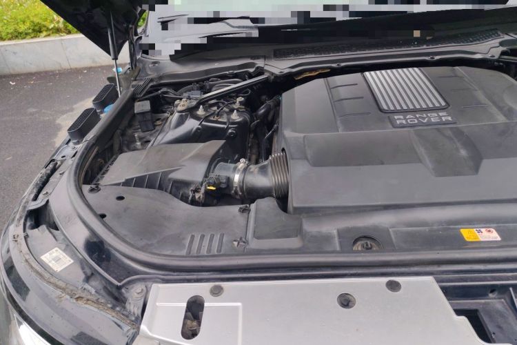 Used Land Rover Range 2013 NA 5.0 V8 Vogue SE Engine Bay Right