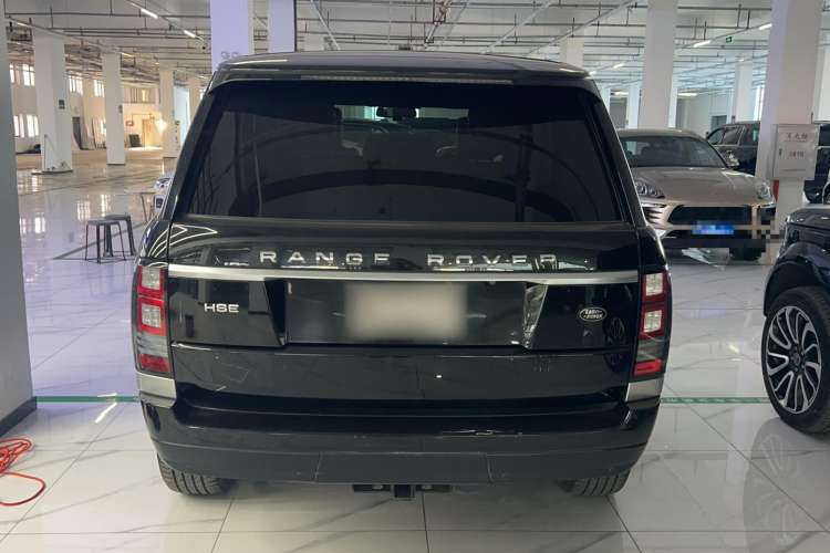 Used Land Rover Range 2013 NA 5.0 V8 Vogue SE Exterior 4