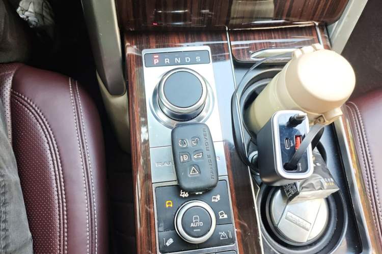 Used Land Rover Range 2013 5.0 SC V8 AB Prestige Genesis Edition Gear Lever