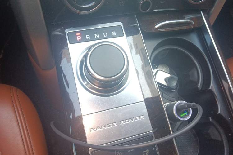 Used Land Rover Range 2013 5.0 SC V8 Vogue SE Gear Lever