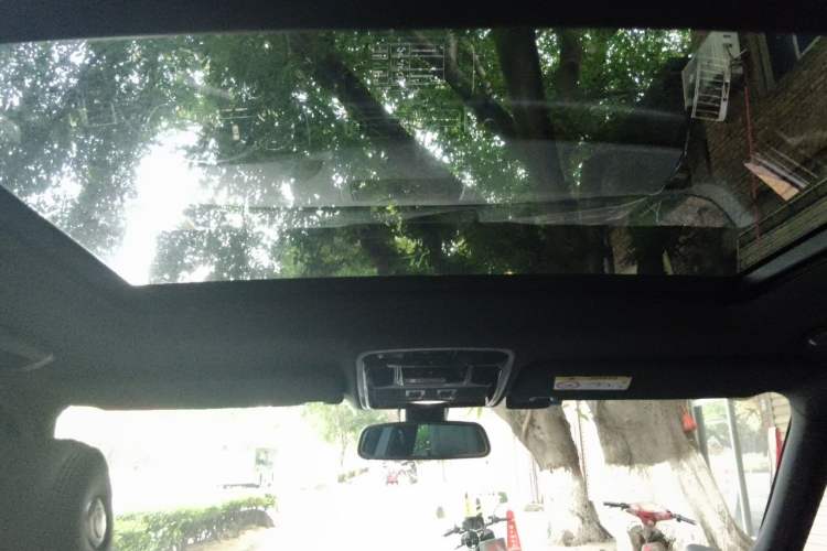 Used Land Rover Range 2013 3.0 TDV6 Vogue Headliner