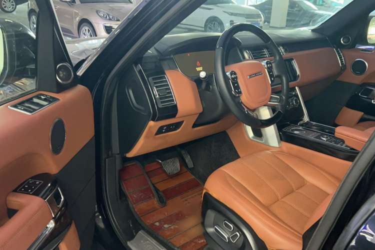 Used Land Rover Range 2013 NA 5.0 V8 Vogue SE Interior 2