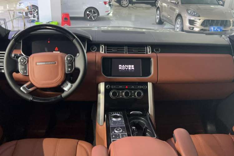 Used Land Rover Range 2013 NA 5.0 V8 Vogue SE Interior 3
