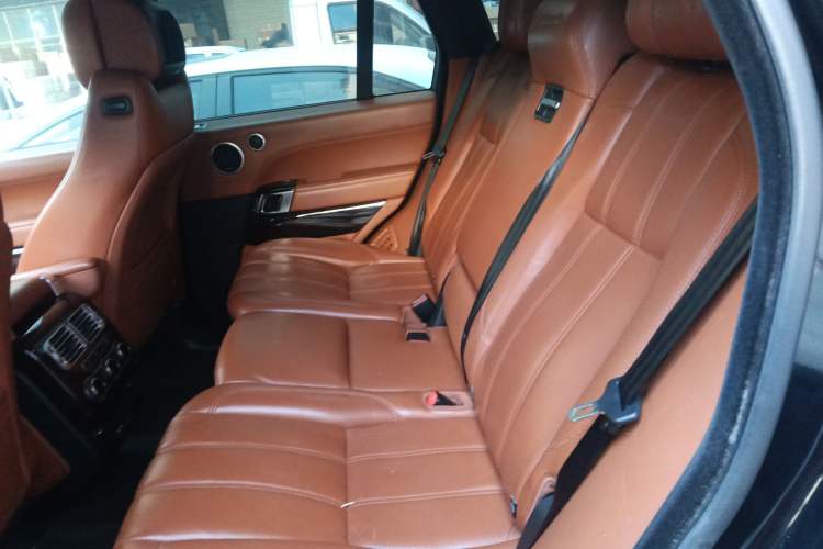 Used Land Rover Range 2013 5.0 SC V8 Vogue SE Interior 4