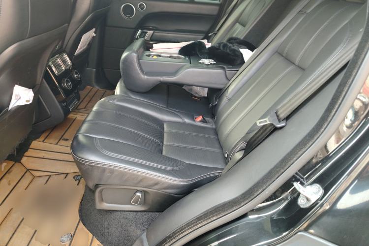Used Land Rover Range 2013 5.0 SC V8 Vogue SE Left Rear Seat