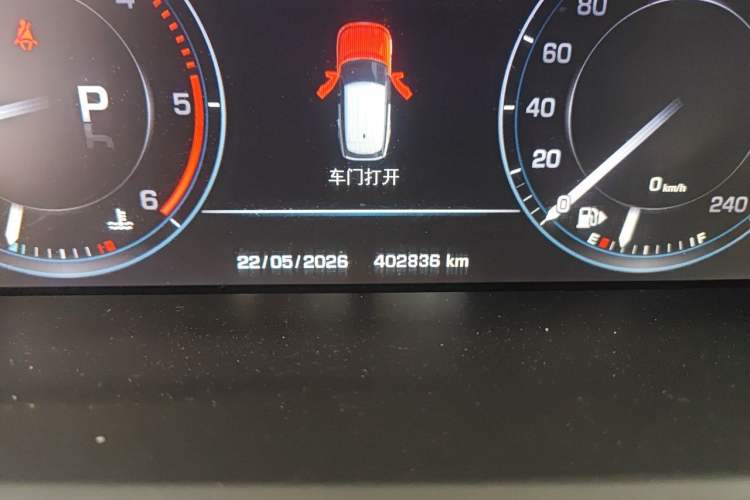 Used Land Rover Range 2013 3.0 TDV6 Vogue Odometer Close Up