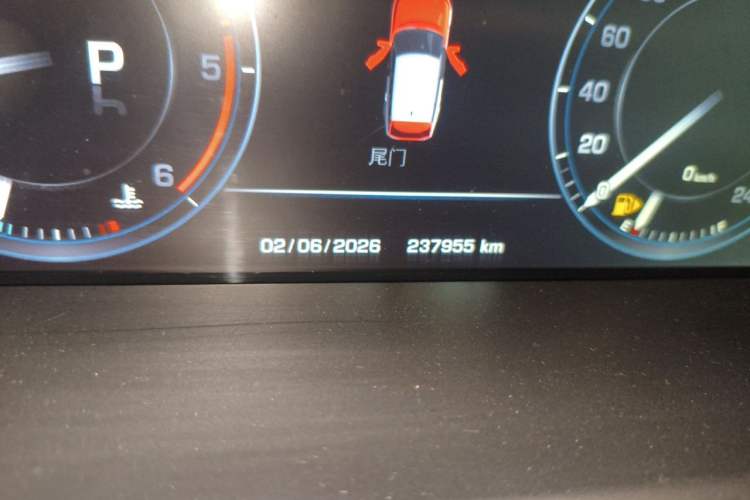 Used Land Rover Range 2013 3.0 TDV6 Vogue Odometer Close Up