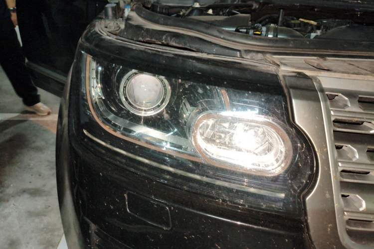 Used Land Rover Range 2013 3.0 TDV6 Vogue Right Front Headlight