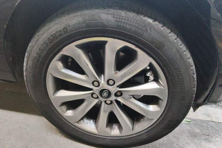 Used Land Rover Range 2013 3.0 TDV6 Vogue Right Front Wheel Hub