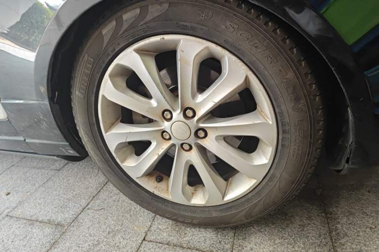 Used Land Rover Range 2013 3.0 TDV6 Vogue Right Front Wheel Hub