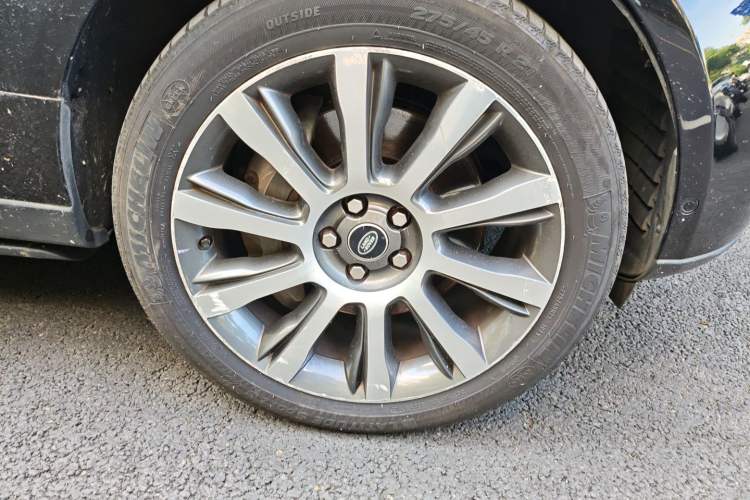 Used Land Rover Range 2013 5.0 SC V8 AB Prestige Genesis Edition Right Front Wheel Hub
