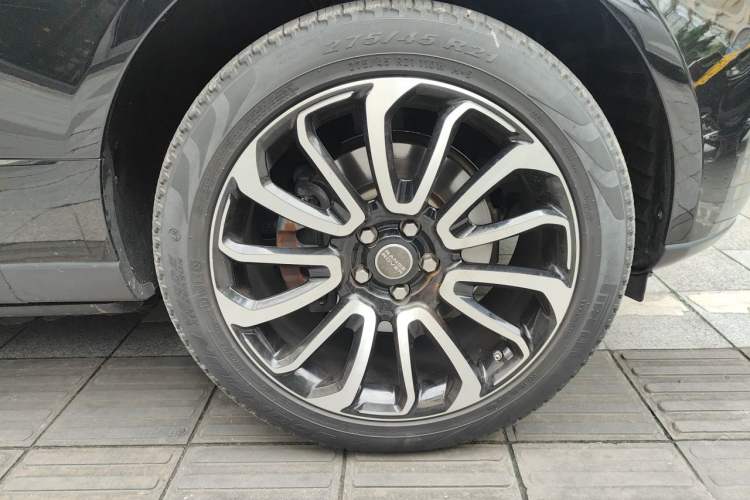 Used Land Rover Range  Right Front Wheel Hub