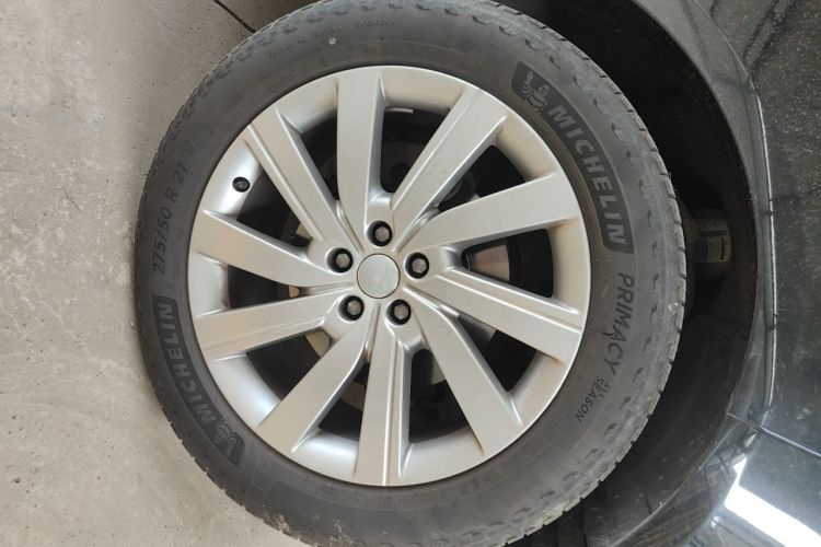 Used Land Rover Range  Right Front Wheel Hub