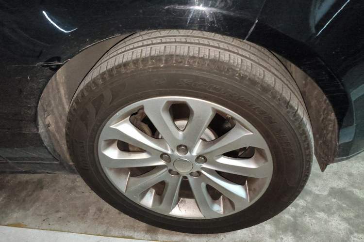 Used Land Rover Range 2013 3.0 TDV6 Vogue Right Front Wheel Hub