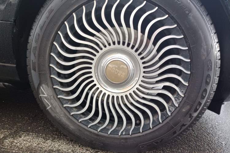 Used Land Rover Range  Right Front Wheel Hub