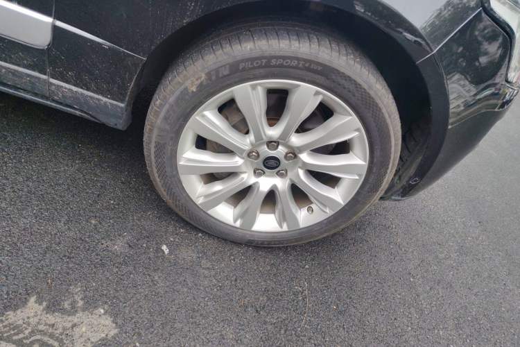 Used Land Rover Range 2013 NA 5.0 V8 Vogue SE Right Front Wheel Hub