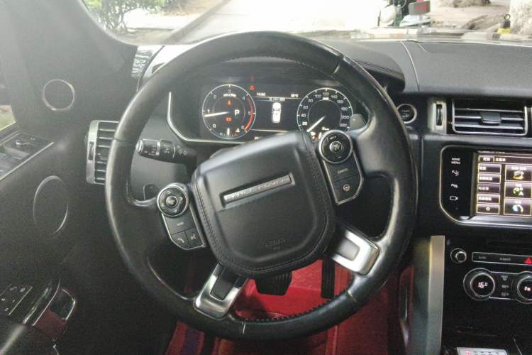 Used Land Rover Range 2013 3.0 TDV6 Vogue Steering Wheel