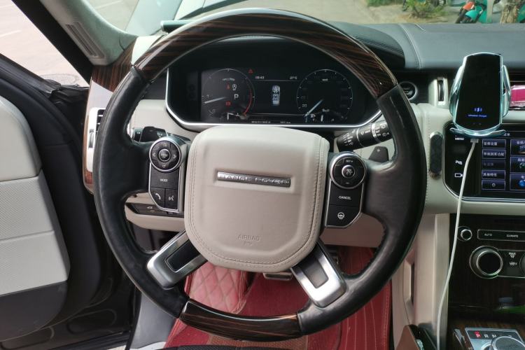 Used Land Rover Range 2013 3.0 TDV6 Vogue Steering Wheel