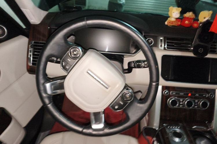 Used Land Rover Range 2013 3.0 TDV6 Vogue Steering Wheel