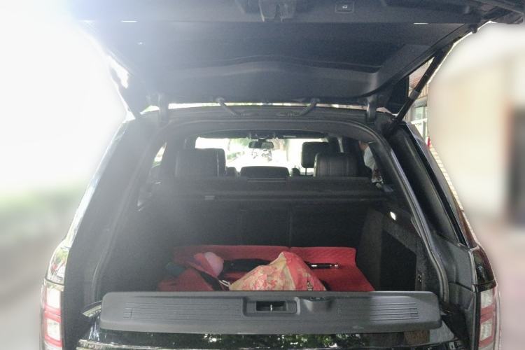 Used Land Rover Range 2013 3.0 TDV6 Vogue Trunk