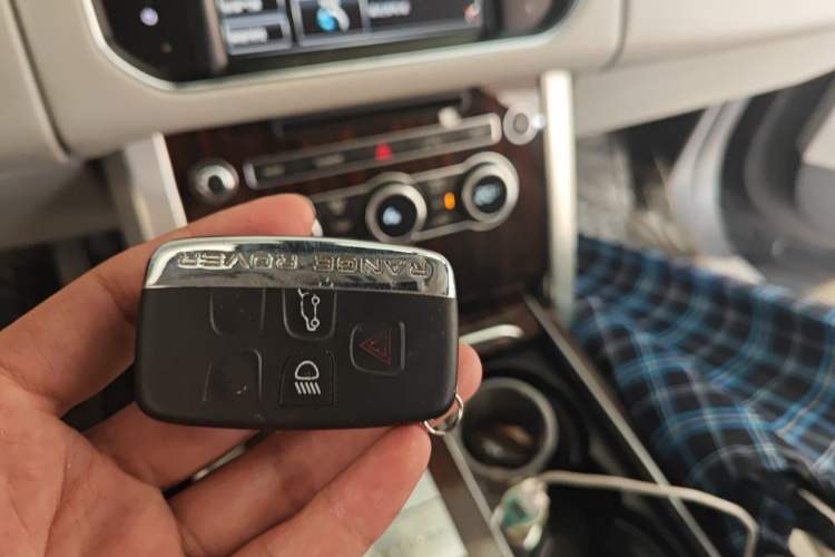 Used Land Rover Range 2013 3.0 TDV6 Vogue Vehicle Key