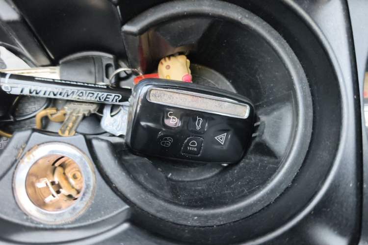 Used Land Rover Range 2013 NA 5.0 V8 Vogue SE Vehicle Key