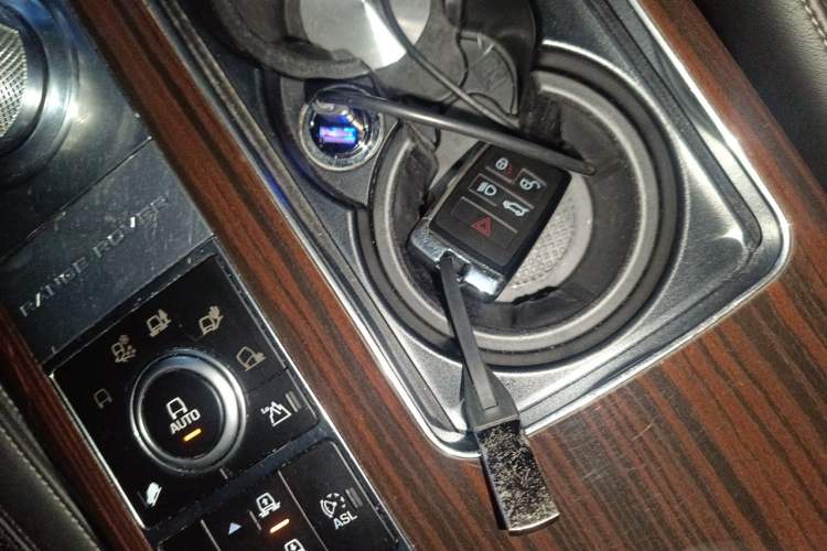 Used Land Rover Range 2013 NA 5.0 V8 Vogue SE Vehicle Key
