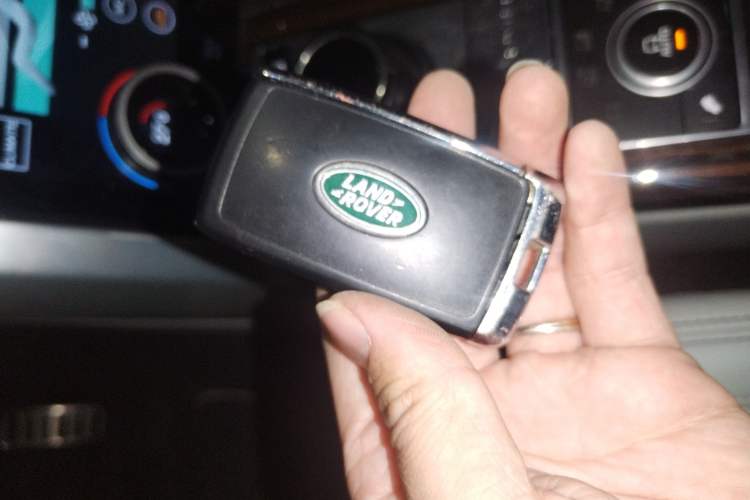 Used Land Rover Range 2013 NA 5.0 V8 Vogue SE Vehicle Key