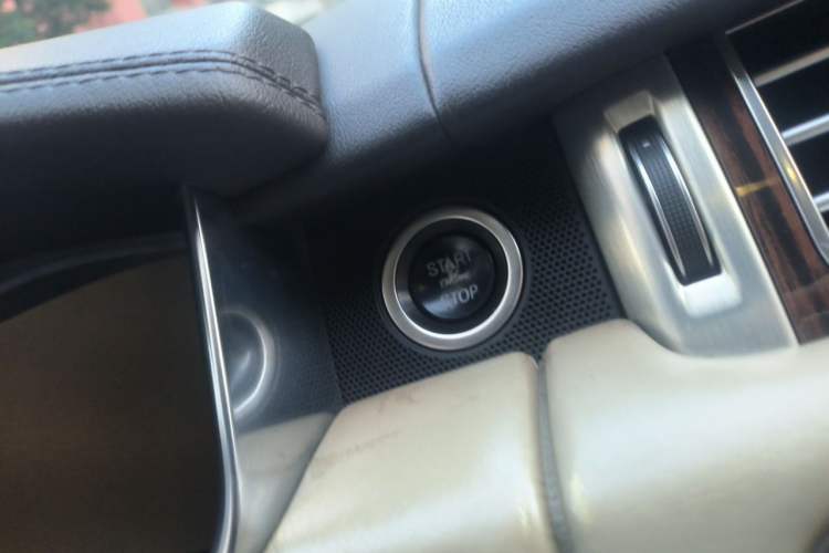 Used Land Rover Range 2013 3.0 TDV6 Vogue Vehicle Key