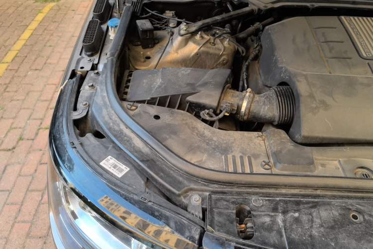 Used Land Rover Range  Engine Bay Right