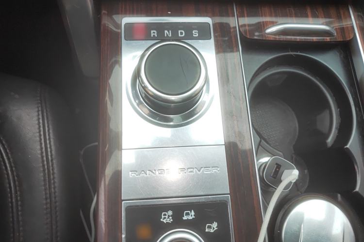 Used Land Rover Range 2013 3.0 TDV6 Vogue Gear Lever