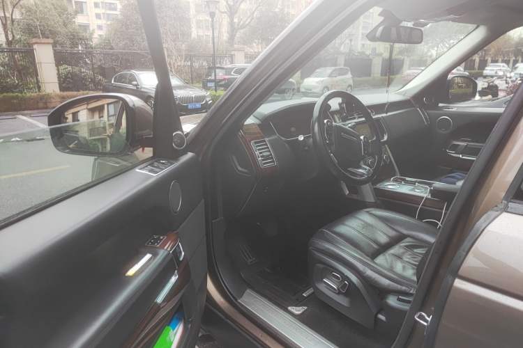 Used Land Rover Range 2013 3.0 TDV6 Vogue Interior 3