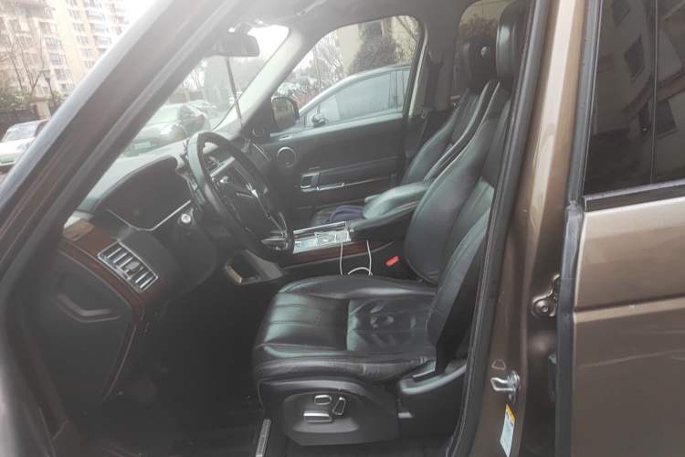 Used Land Rover Range 2013 3.0 TDV6 Vogue Left Front Seat