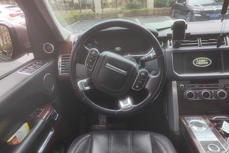 Used Land Rover Range 2013 3.0 TDV6 Vogue Steering Wheel