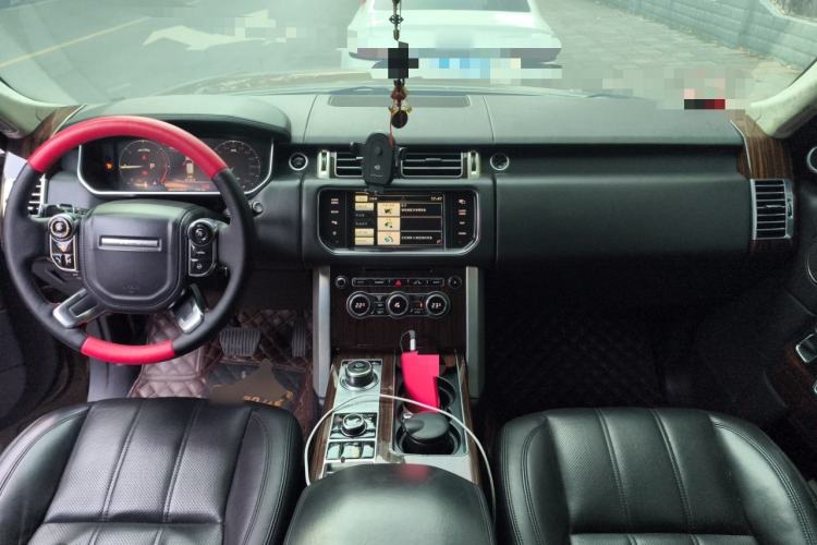 Used Land Rover Range 2013 3.0 TDV6 Vogue Center Console
