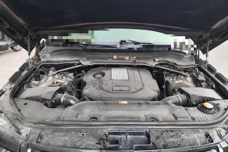 Used Land Rover Range 2013 3.0 TDV6 Vogue Engine Bay