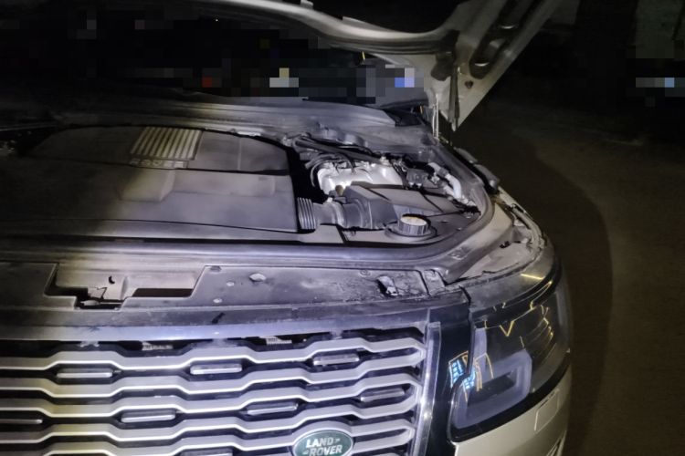 Used Land Rover Range 2013 NA 5.0 V8 Vogue SE Engine Bay Left