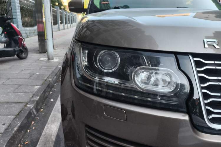 Used Land Rover Range 2013 3.0 TDV6 Vogue Right Front Headlight